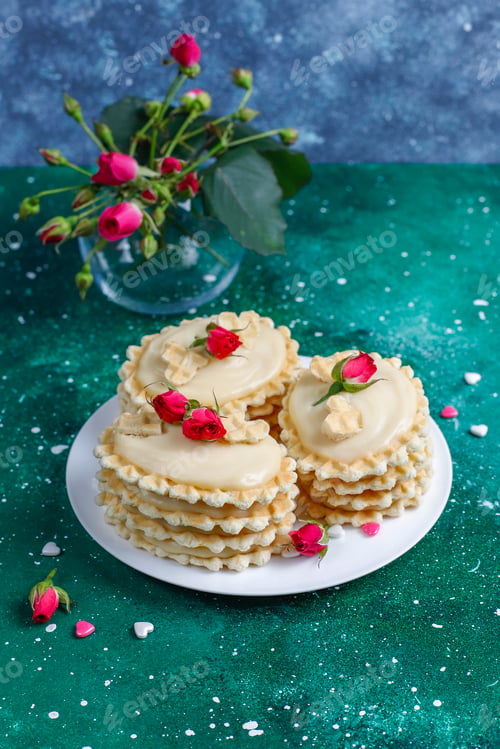 Preview: Waffle cookies with homemade delicious cream.