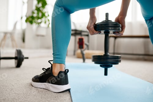 Preview: Girl with dumbbell, online fitness training