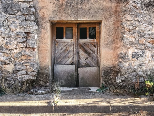 Preview: Old wooden door