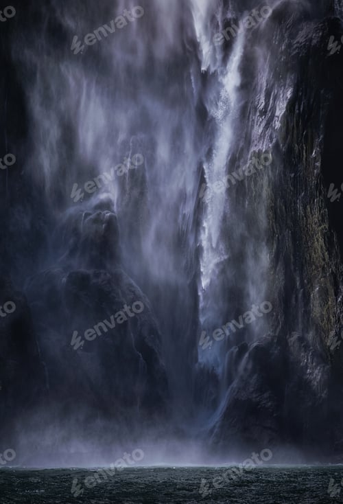 Preview: Powerfall waterfall of Milford