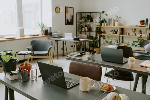 Preview: Clean Office of IT Company