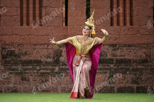Preview: Thailand Dancing in masked khon Benjakai
