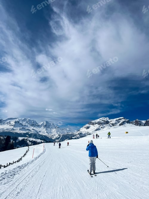 Preview: Skiing