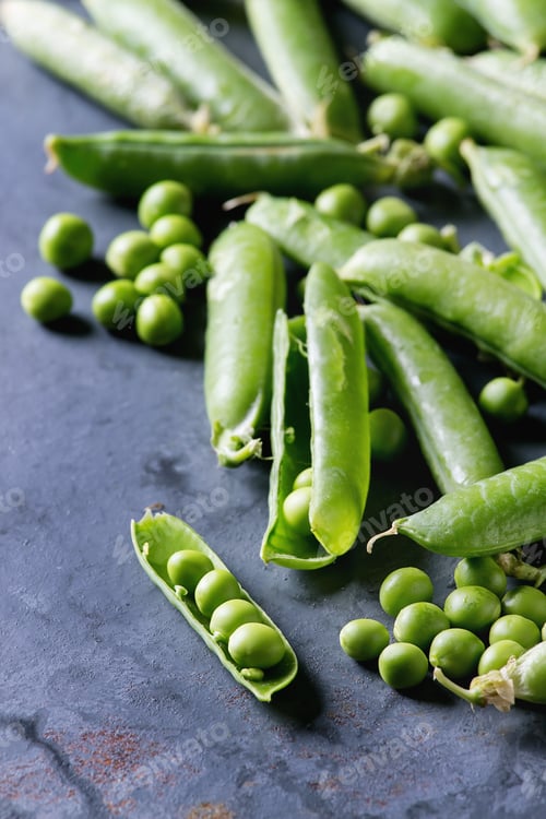 Preview: Young green peas