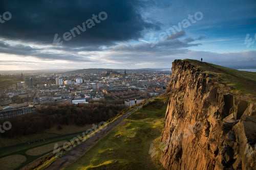 Preview: View of the City of Edinburgh from Salisbury Crags