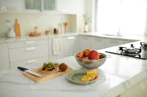 Preview: Fresh Cut Kiwis and Apples