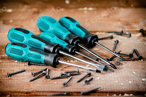 Preview: Screwdriver with a bunch of self-tapping screws.