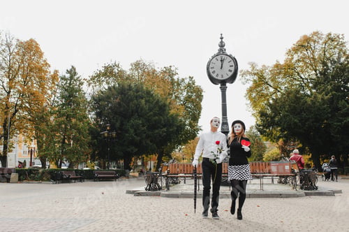 Preview: A couple of merry mimes. He hurries on a date.