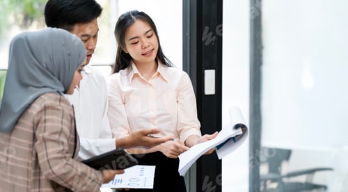 Preview: Young asian businsess teamwork in meeting at office.