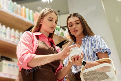 Preview: Women Testing Cream