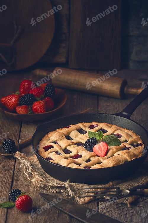 Preview: Traditional berry pie