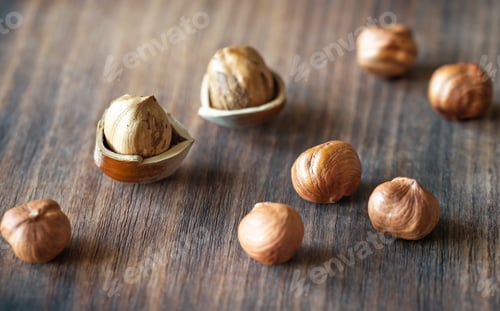 Preview: Hazelnuts on the wooden background