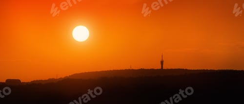 Preview: Silhouette of the Hady transmitter, which is located on a 424 m high hill of the same name.