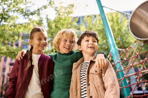 Preview: Joyful childhood moments in autumn with friends at the playground