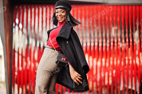 Preview: African american fashion girl in newsboy cap