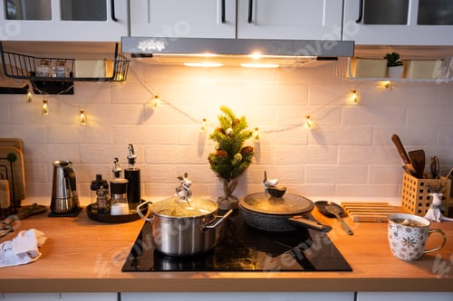 Preview: Festive Christmas decor and mess in the kitchen, cooking treats for the feast