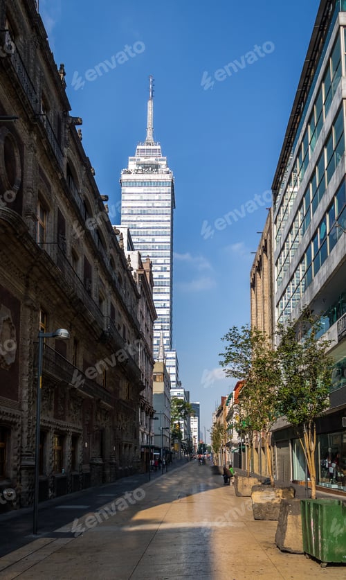 Preview: Pedestrian street in Mexico City downtown with Latinoamericana Tower - Mexico City, Mexico