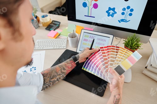 Preview: Designer choosing color