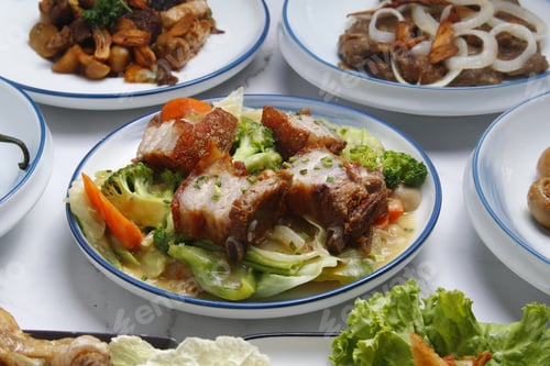 Preview: Freshly cooked Filipino food called Chopsuey with Lechon Kawali