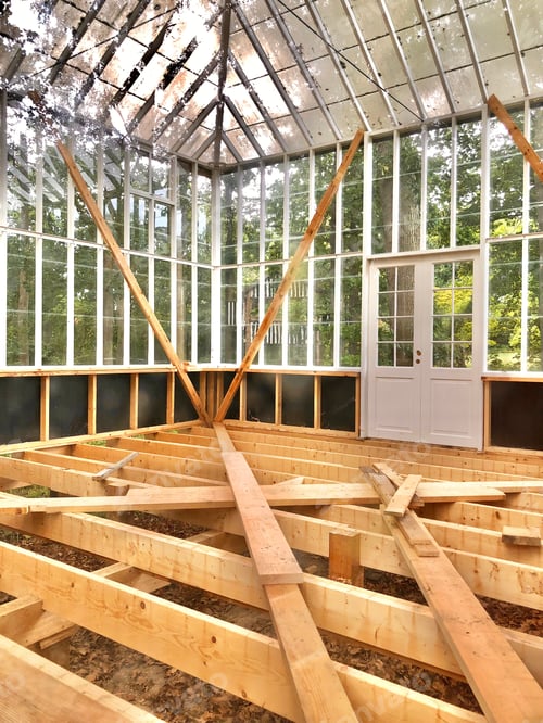 Vorschau: Gebäude aus Holz im Bau