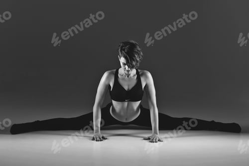 Preview: Girl dancer warming up