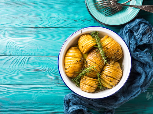 Preview: Baked potatoes cooked with herbs