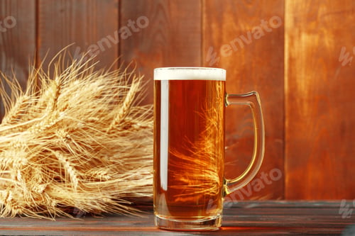 Preview: Glass beer on wood background