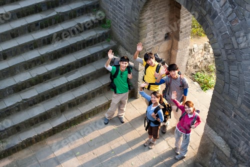 Preview: Young people go hiking on the Great Wall