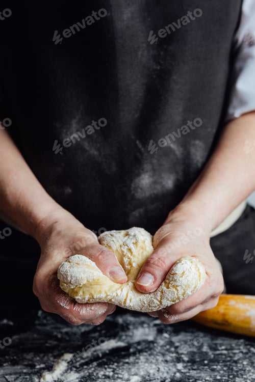Preview: Cook beating up cookie dough