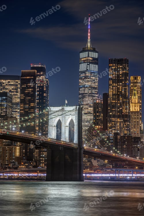 Preview: The Brooklyn Bridge and the World Trade Center at night