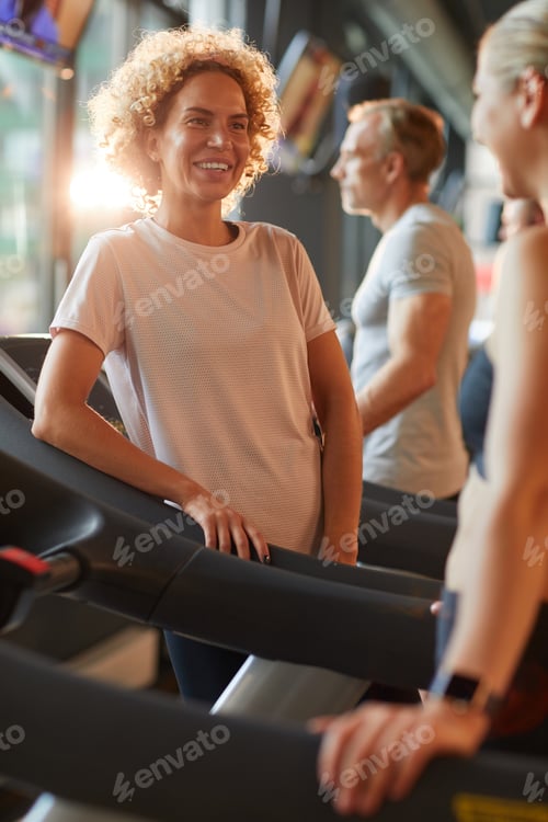 Preview: Women meeting in gym