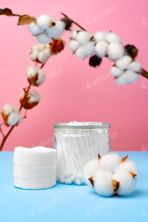 Preview: Cotton buds for cleaning ears on pink and blue background