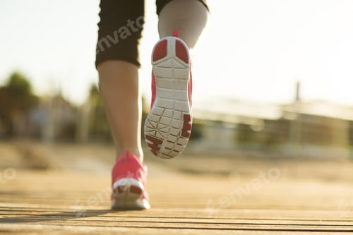 Preview: Running woman