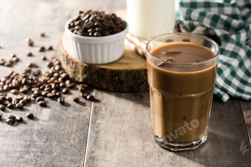 Preview: Iced coffee or caffe latte in tall glass