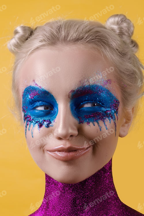 Preview: Beautiful Portrait Of A Girl With Art Make-Up And A Painted Body