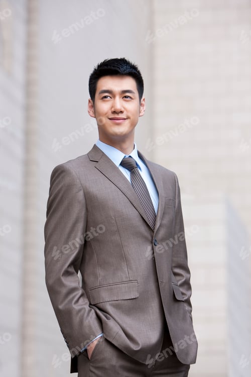 Preview: Portrait of young businessman
