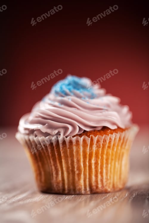 Preview: Cupcake with Pink Frosting and Blue Sprinkles