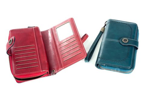 Preview: leather purses in studio