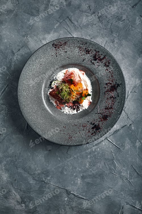 Preview: Bell pepper and strawberry strachatella salad. top view, beautiful table setting, beautiful serving