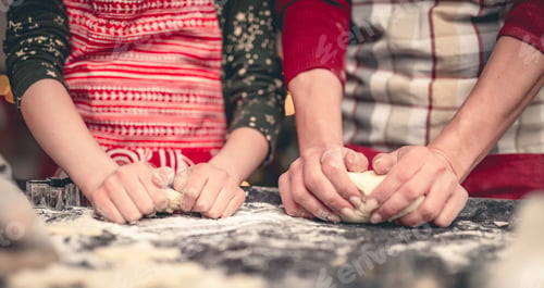 Preview: Making of gingerbread for christmas at home