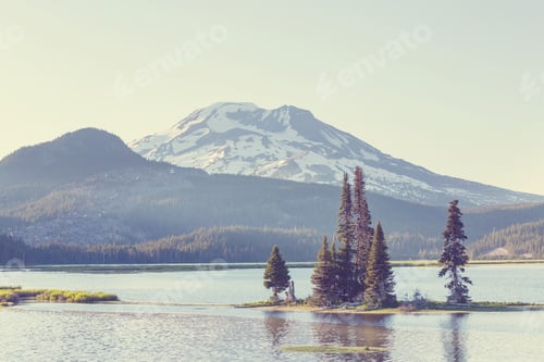 Preview: Lake in Oregon