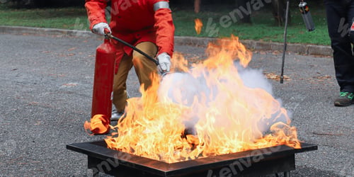 Preview: corporate safety - exercise during a firefighting course