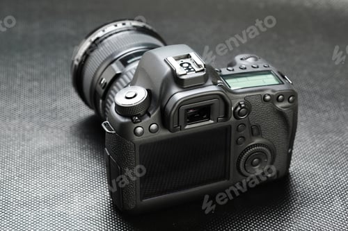 Preview: digital SLR camera