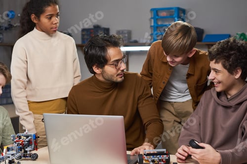 Preview: Robotics lesson with students at school