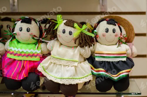 Preview: Mexican rag doll on a shelf. Lele doll.