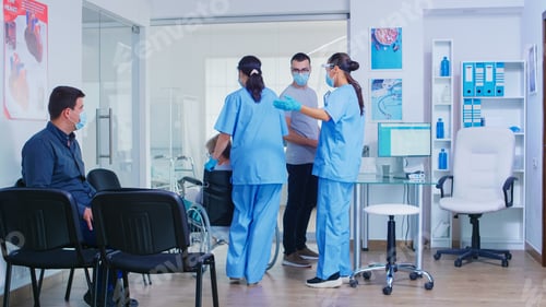 Preview: Nurse wearing visor against covid-19