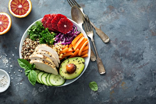 Preview: Healthy lunch bowl with chicken and quinoa