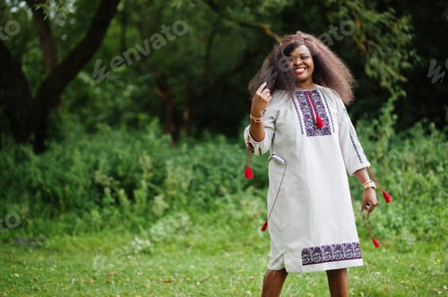 Preview: African family in traditional clothes
