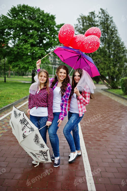 Preview: Hen party