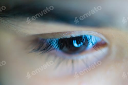 Preview: Closeup shot of girl eye